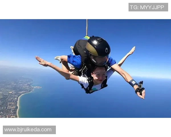 张丽亲历极限运动的挑战与乐趣分享，带你领略不一样的冒险人生